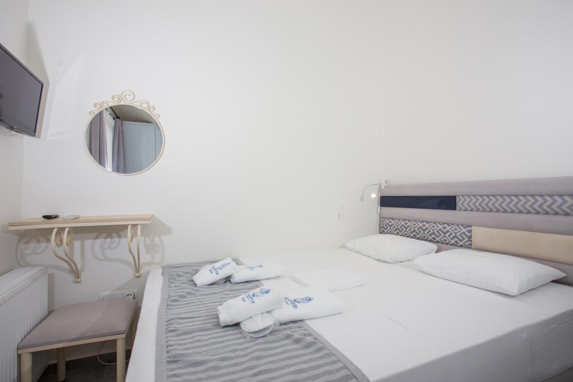 Amphitrite Apartments Скирос Екстериор снимка