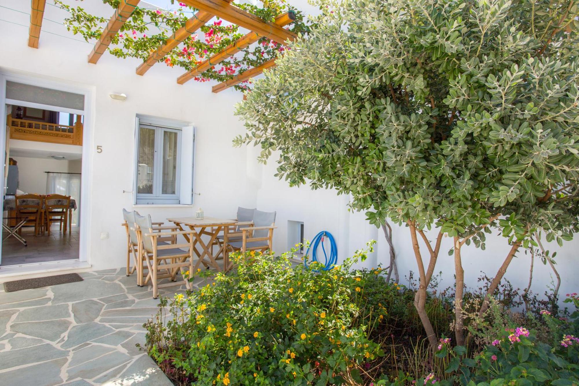 Amphitrite Apartments Скирос Екстериор снимка