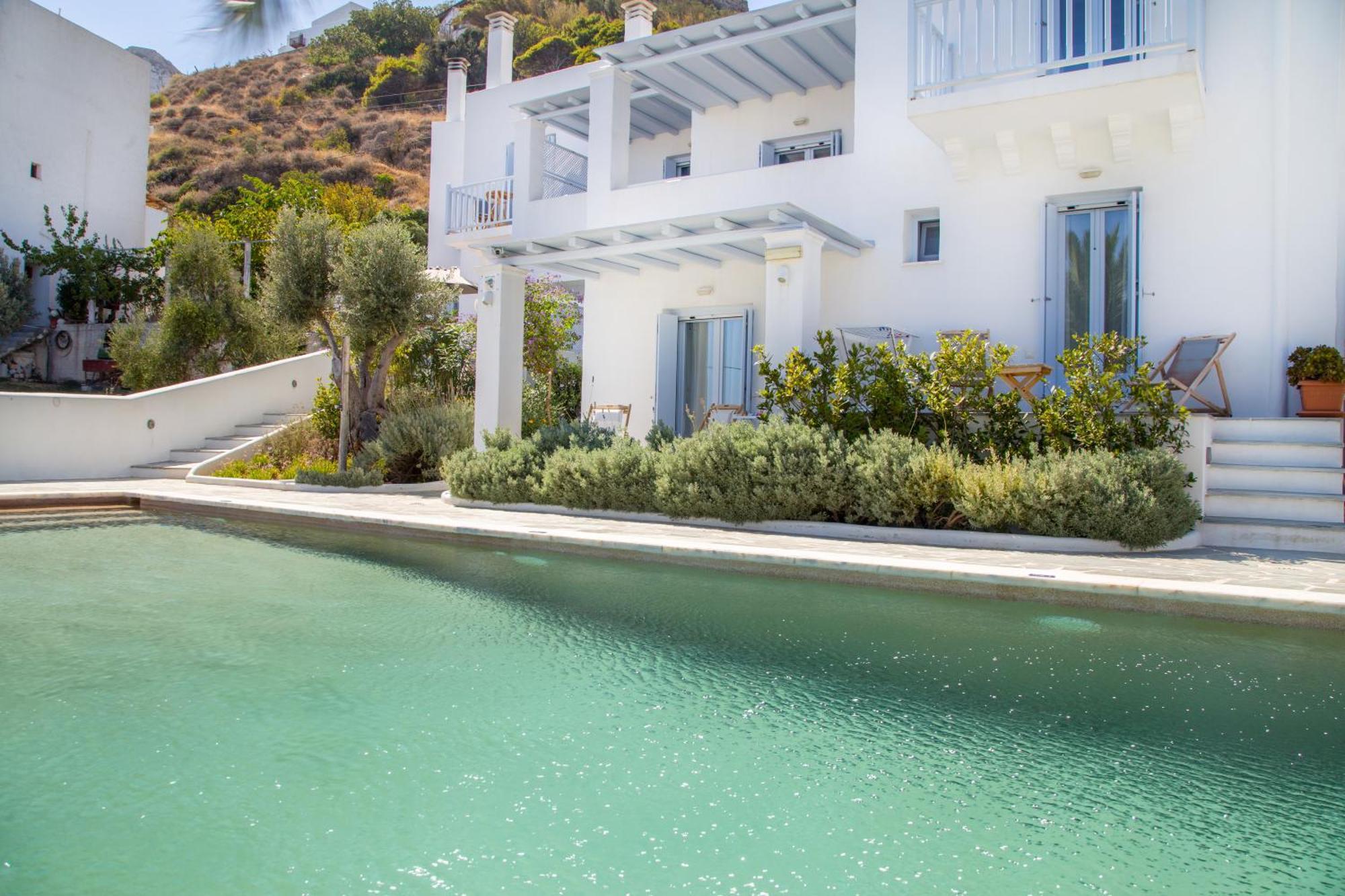 Amphitrite Apartments Скирос Екстериор снимка
