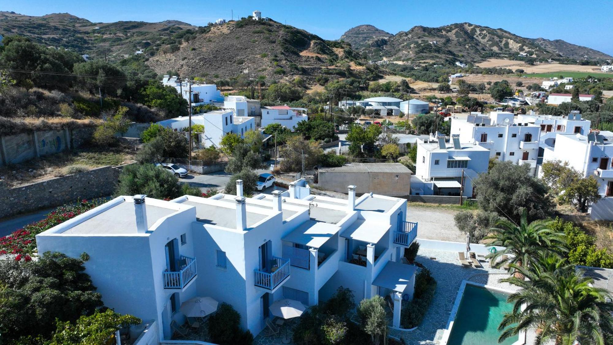 Amphitrite Apartments Скирос Екстериор снимка