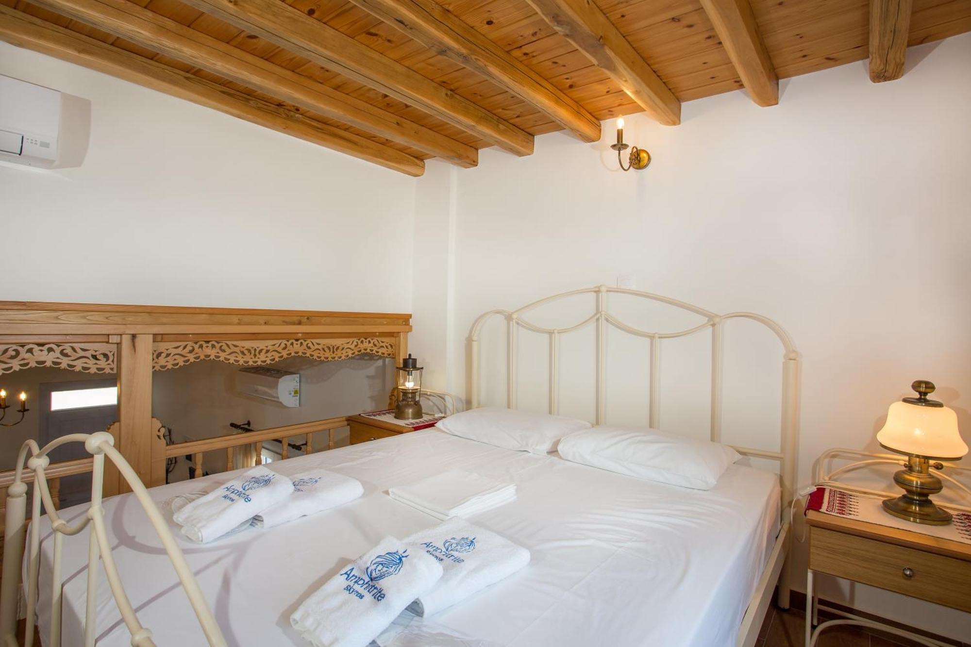 Amphitrite Apartments Скирос Екстериор снимка